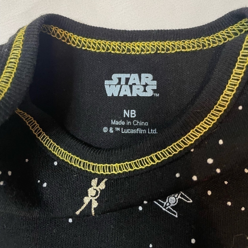 ❌SOLD❌NWT Star Wars size Newborn black and yellow set of 2 onesie - Picture 5 of 5